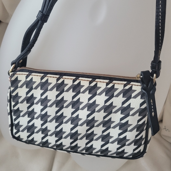 Dooney & Burke Vintage Crossbody - Picture 5 of 16